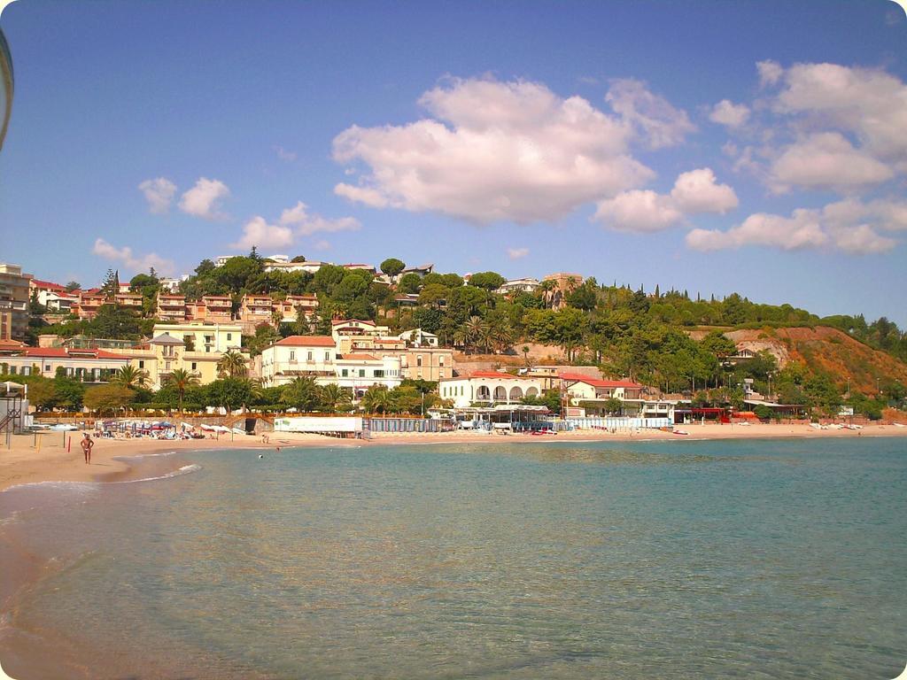 Torre Ancinale Bed & Breakfast Соверато Марина Екстериор снимка