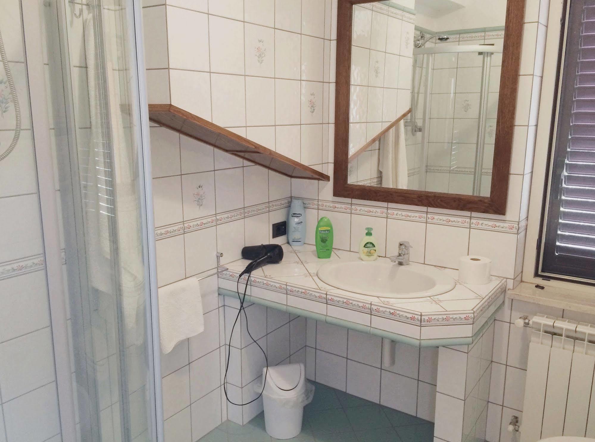 Torre Ancinale Bed & Breakfast Соверато Марина Екстериор снимка