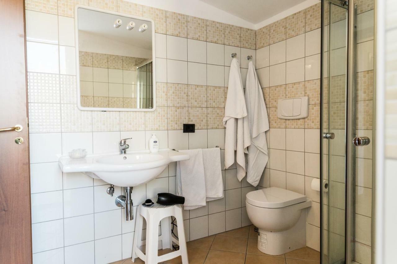 Torre Ancinale Bed & Breakfast Соверато Марина Екстериор снимка
