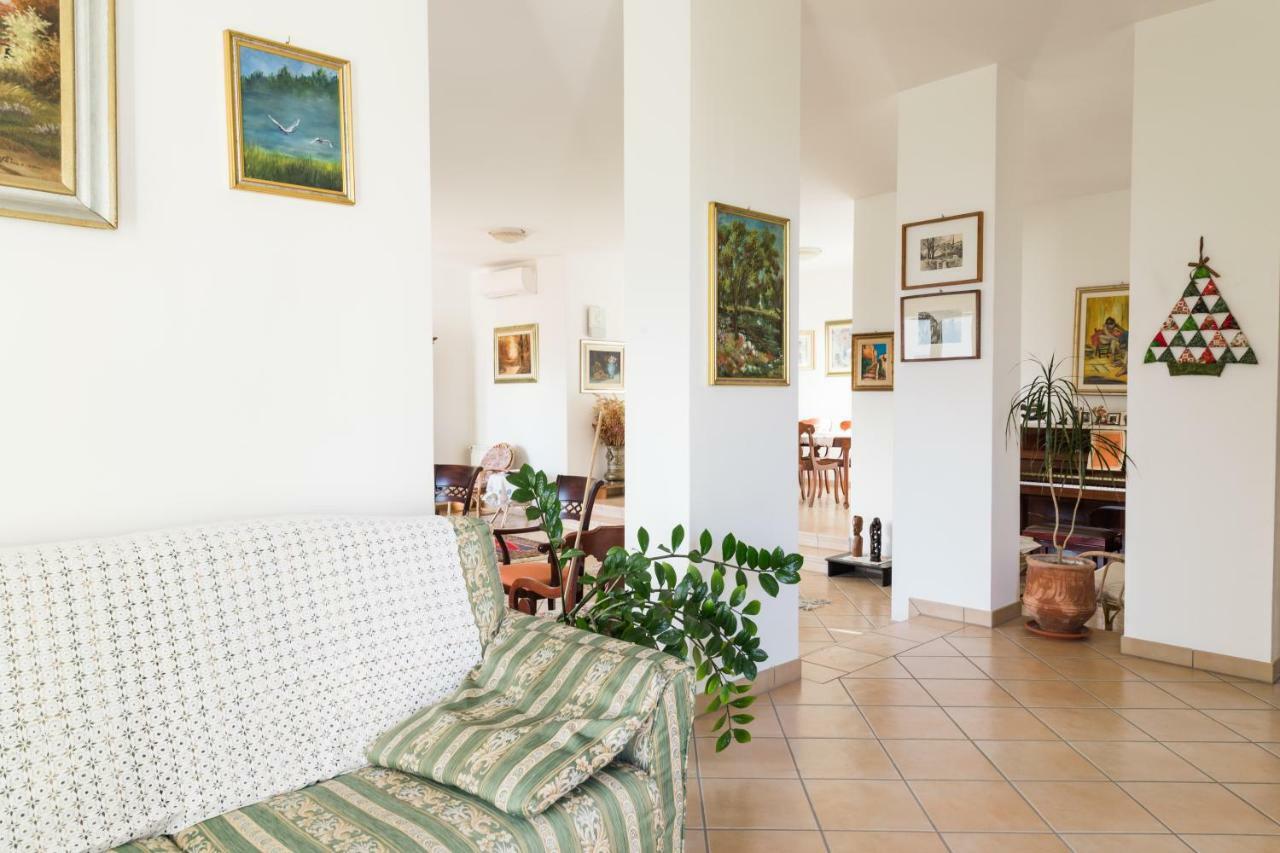 Torre Ancinale Bed & Breakfast Соверато Марина Екстериор снимка